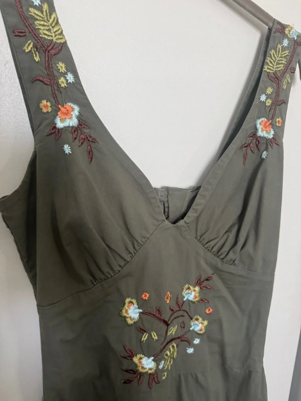 Vintage Olive Green Embroidered V-Neck Midi Dress - Picture 2 of 9